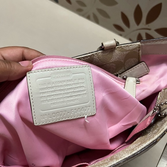 Authentic coach - Picture 6 of 6